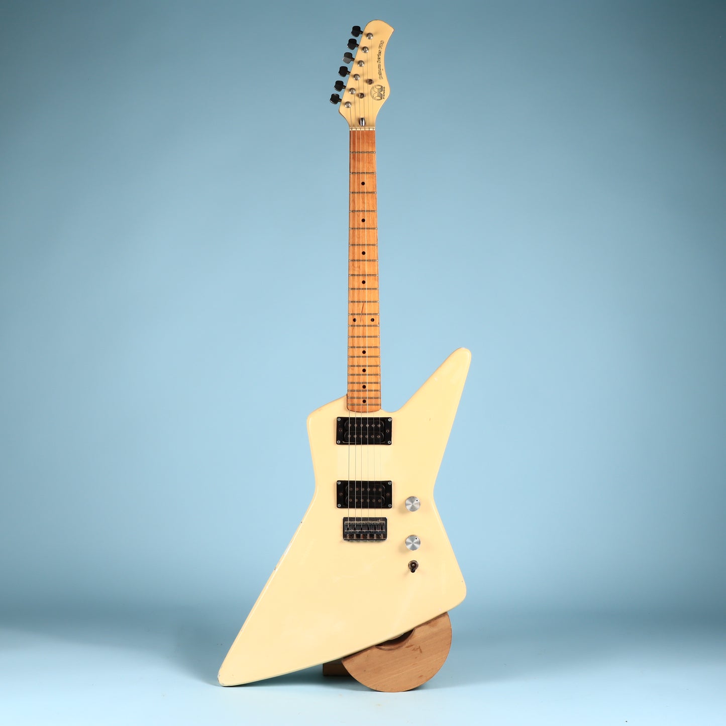 Hondo Deluxe Series 780 Explorer White Electric Guitar
