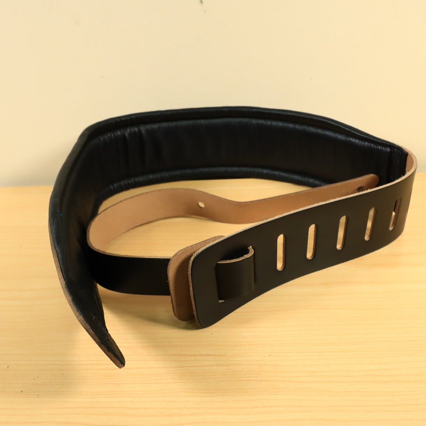 Levy's Top Grain Leather Guitar Strap Padded Black