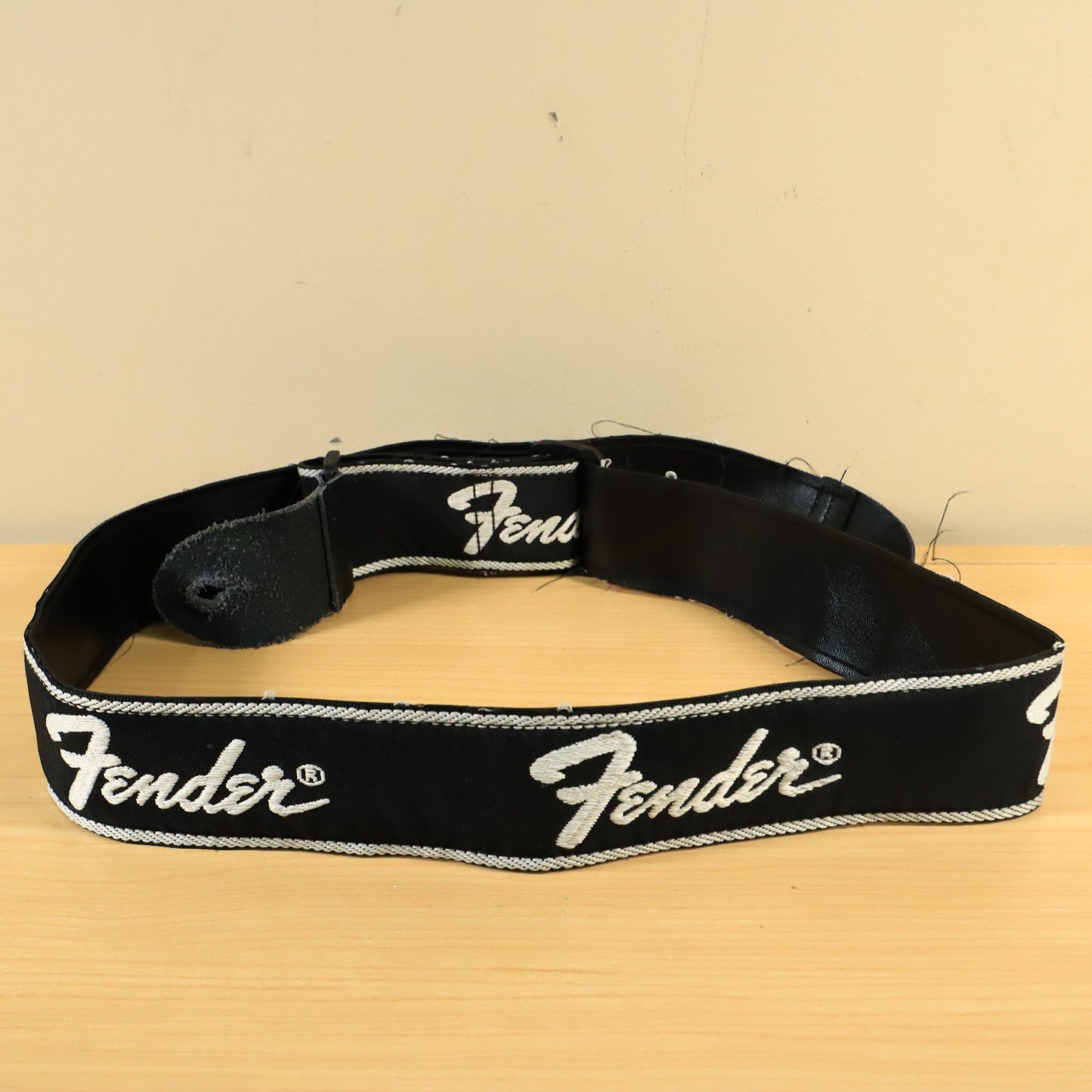 Fender Running Logo 2 Inch Wide Swell Neoprene Guitar Strap, Black # 0990694209