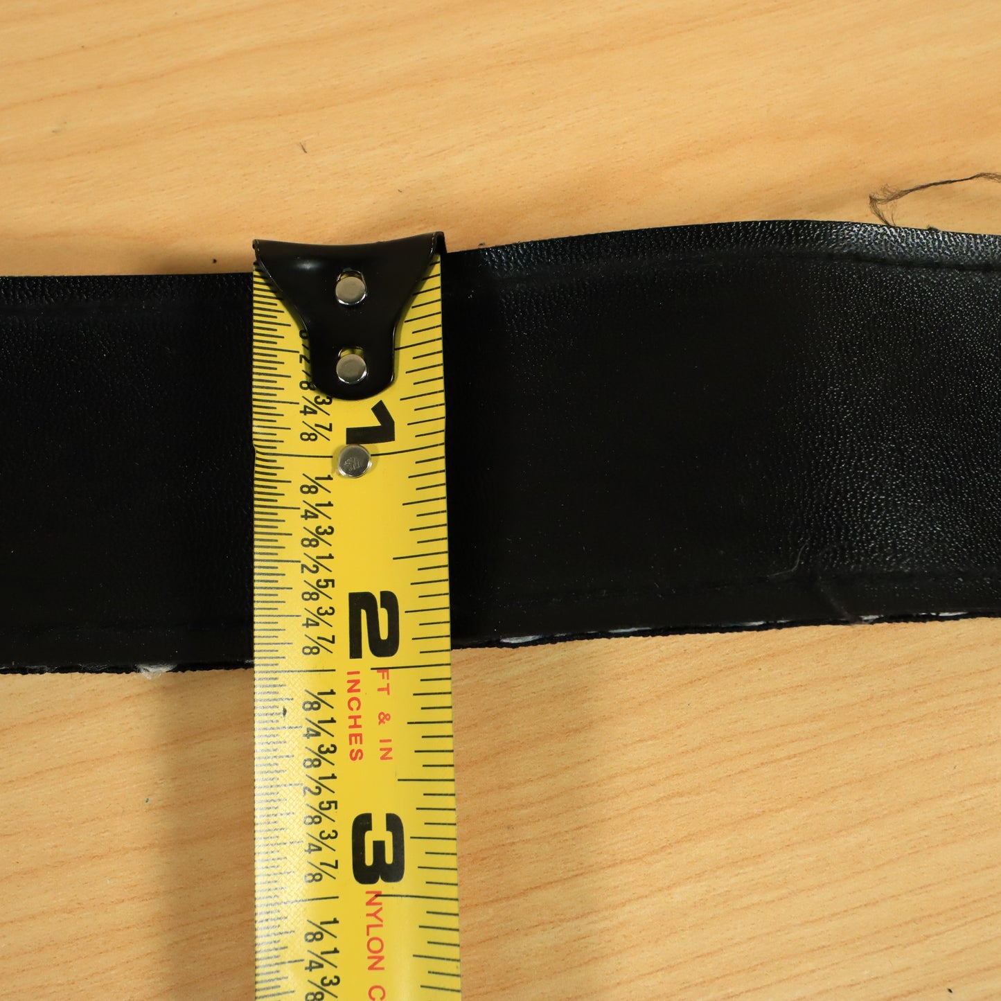 Fender Running Logo 2 Inch Wide Swell Neoprene Guitar Strap, Black # 0990694209