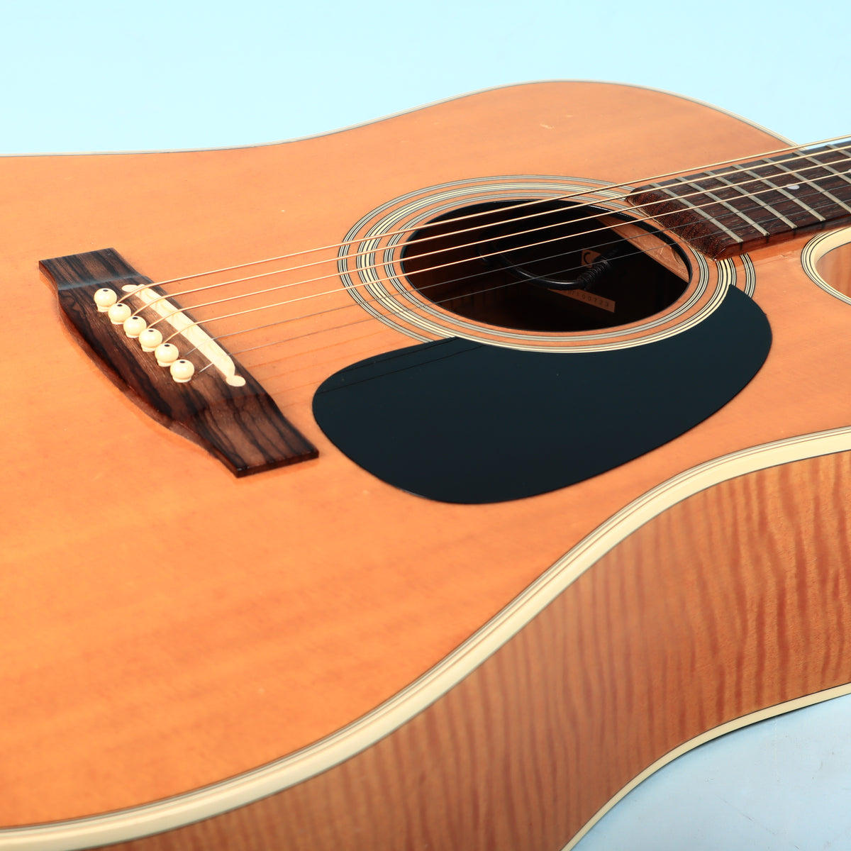 Guitarra acústica-eléctrica Takamine EF-350MC de abeto y arce de 1997