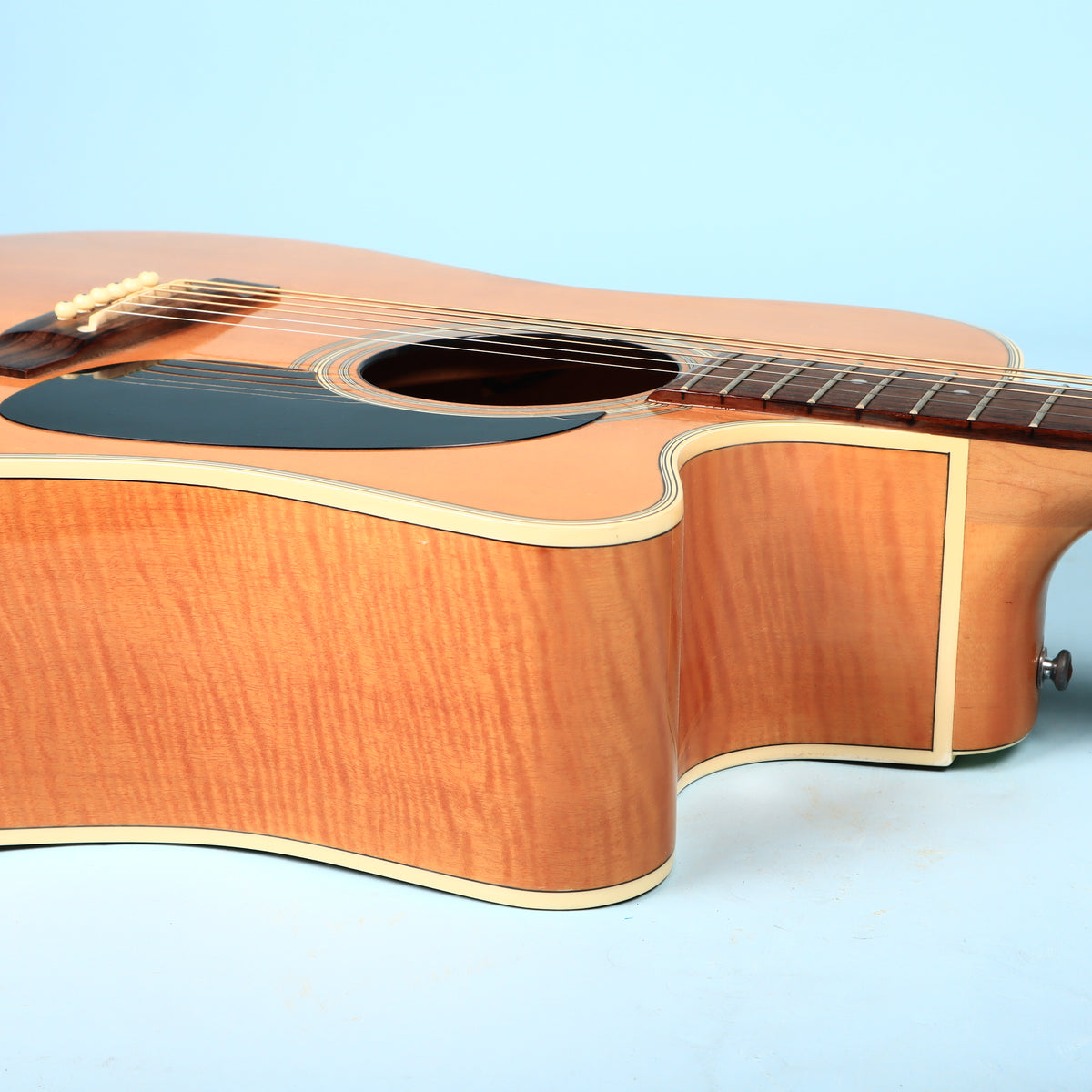 Guitarra acústica-eléctrica Takamine EF-350MC de abeto y arce de 1997