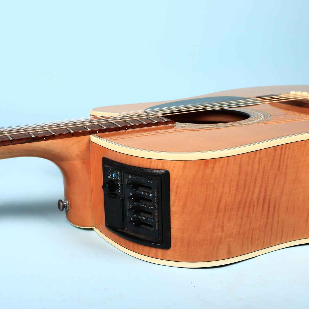 Guitarra acústica-eléctrica Takamine EF-350MC de abeto y arce de 1997