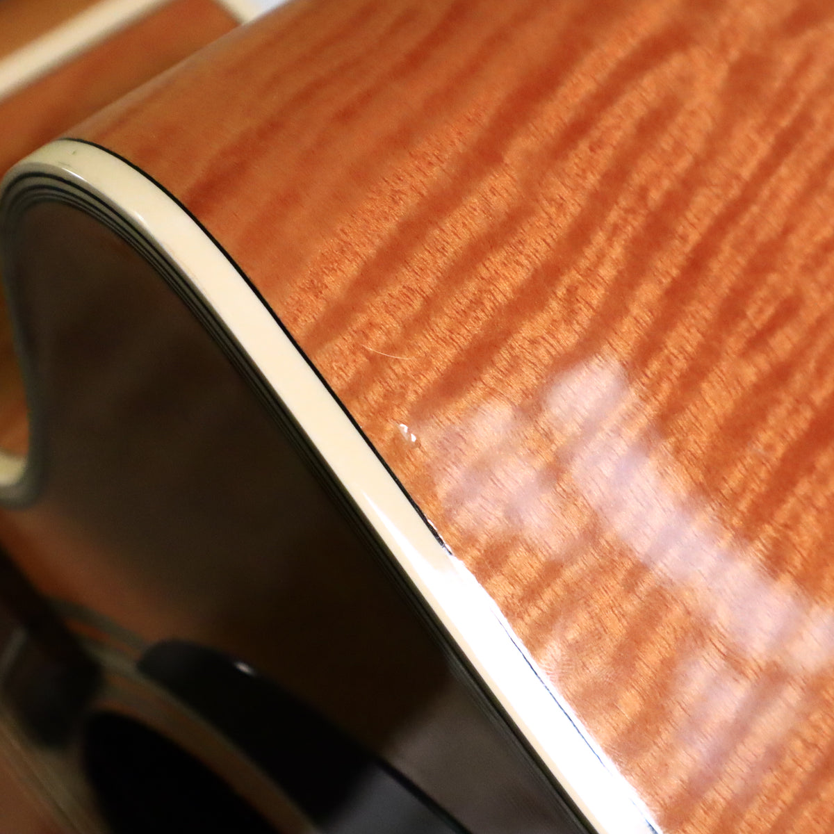 Guitarra acústica-eléctrica Takamine EF-350MC de abeto y arce de 1997