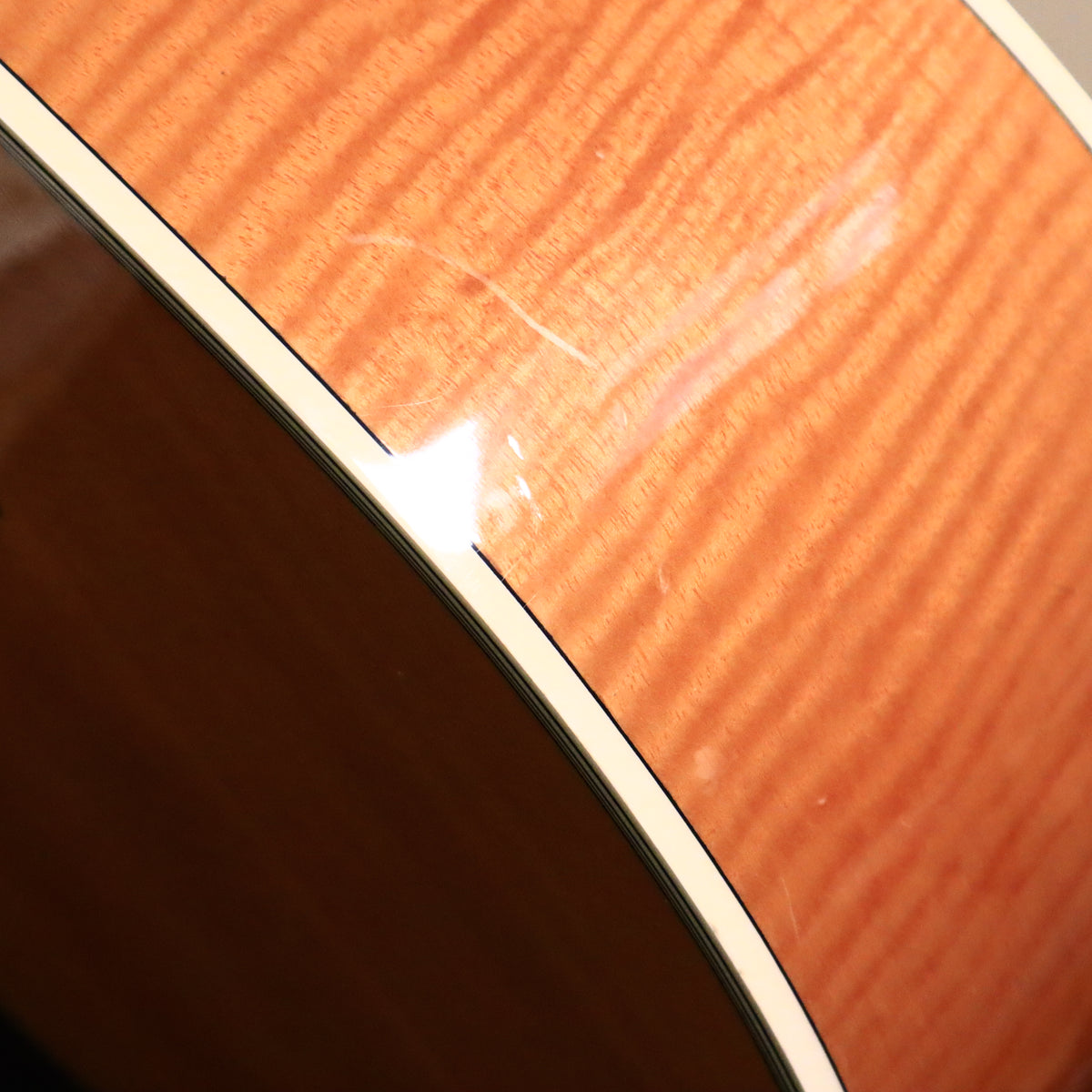 Guitarra acústica-eléctrica Takamine EF-350MC de abeto y arce de 1997
