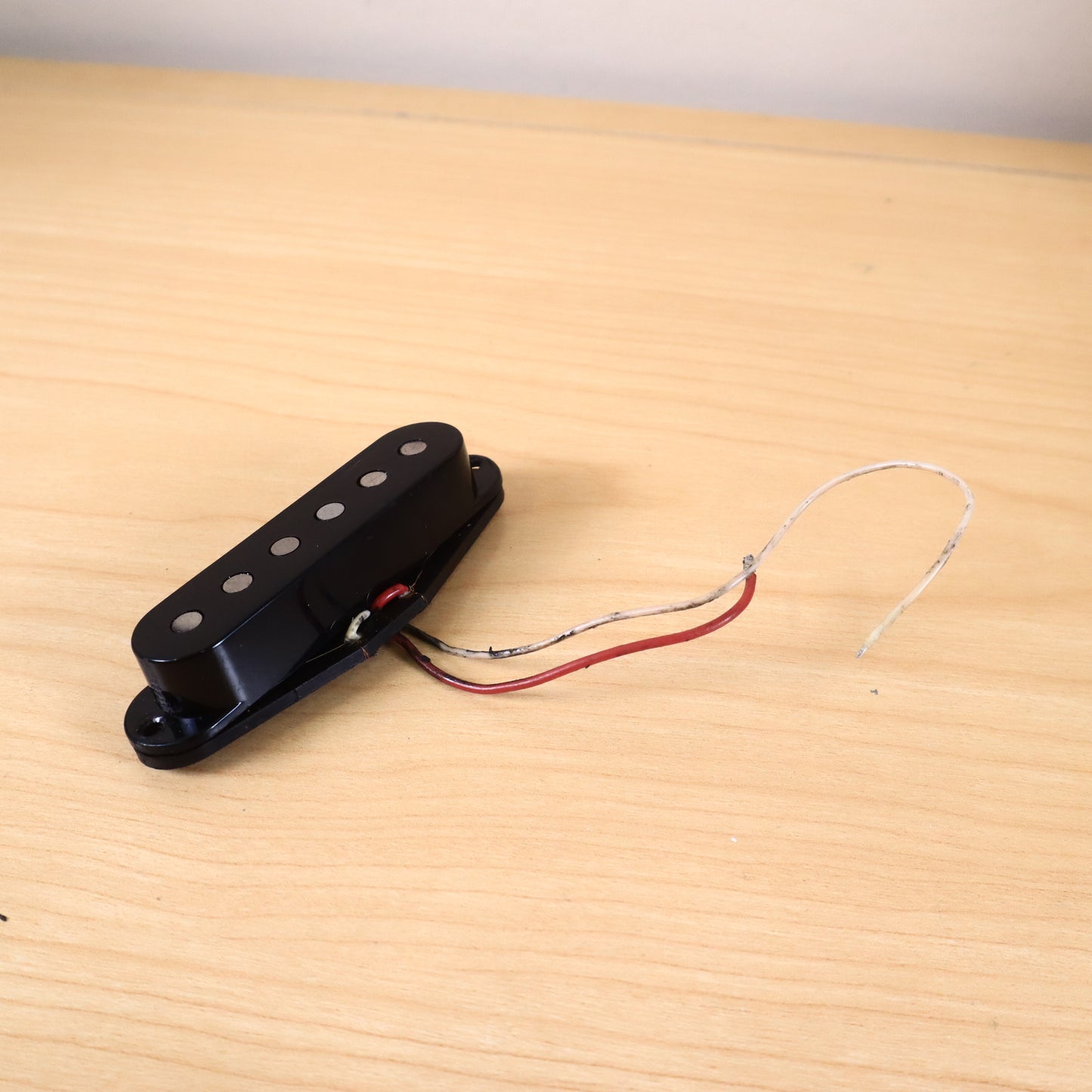 1980s Fender USA Stratocaster Black Pickup #016730 5.94ohms
