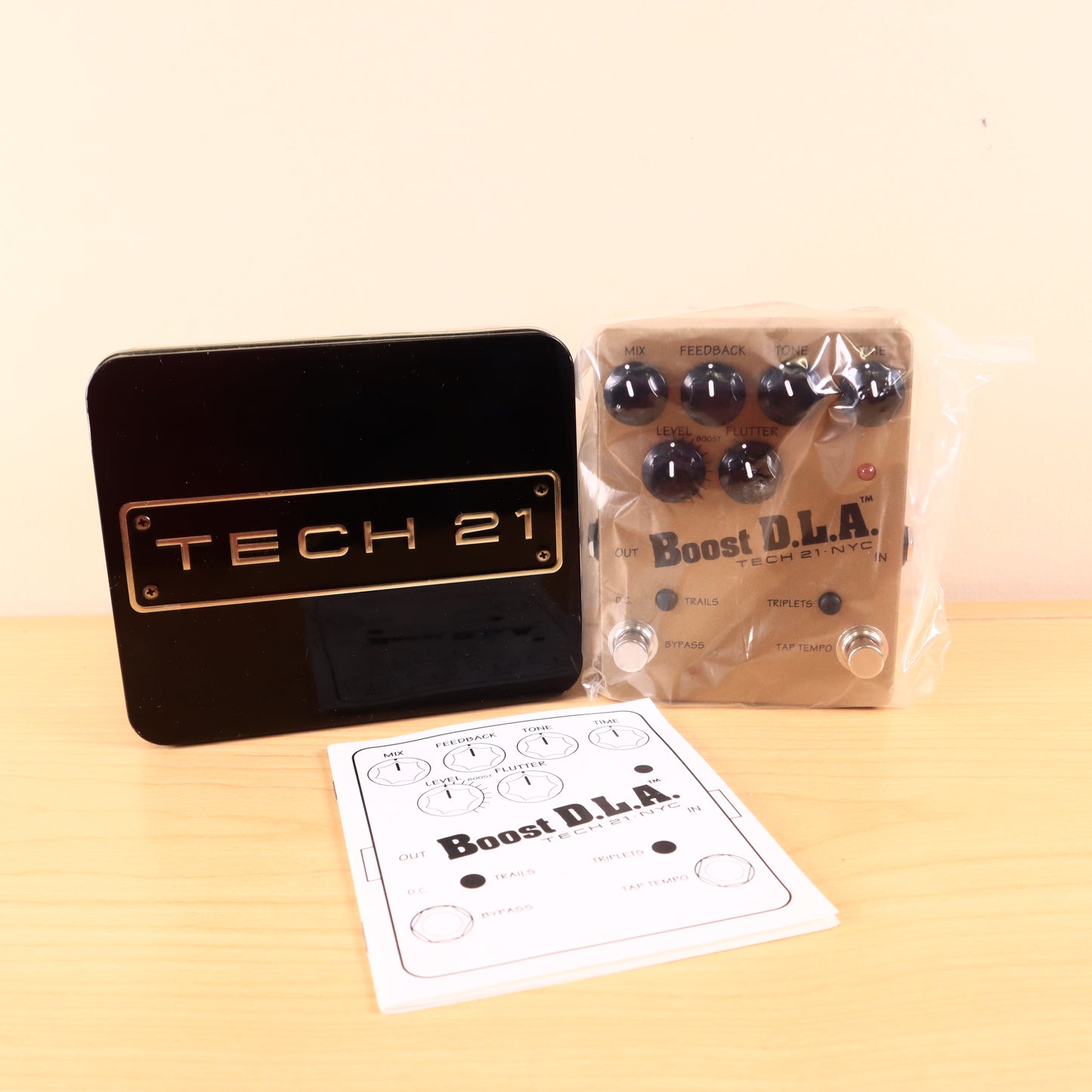 Tech 21 NYC Boost DLA Analog Delay Pedal Original Box