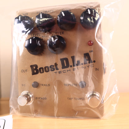 Tech 21 NYC Boost DLA Analog Delay Pedal Original Box