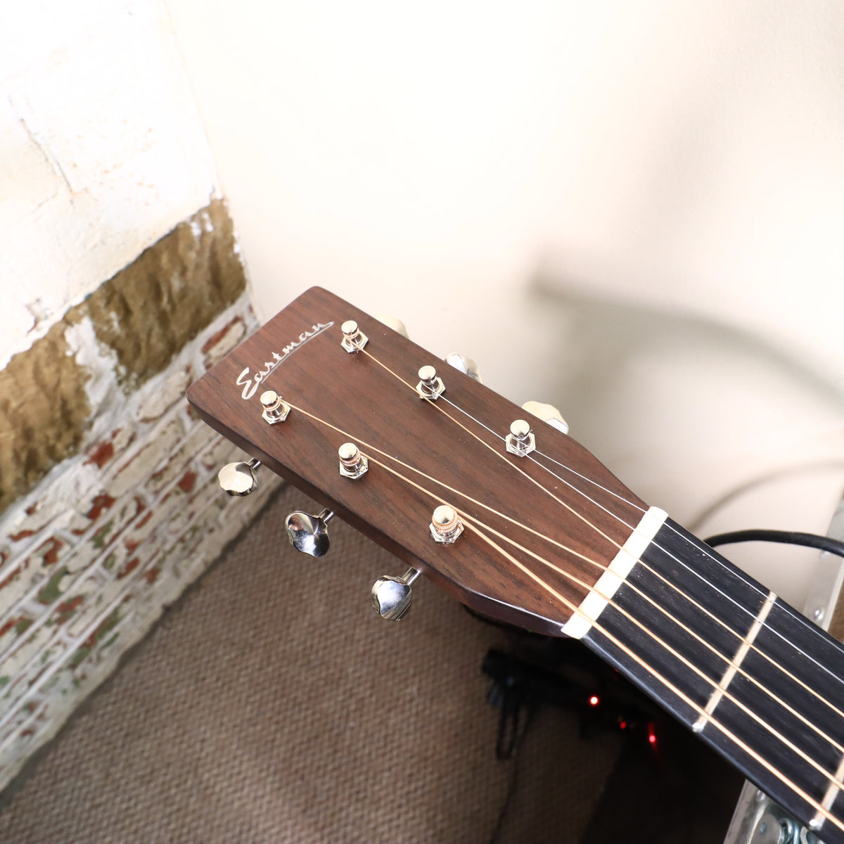 Eastman E20D-TC、サーモキュアード・アディロンダック・スプルース＆ローズウッド・ドレッドノート