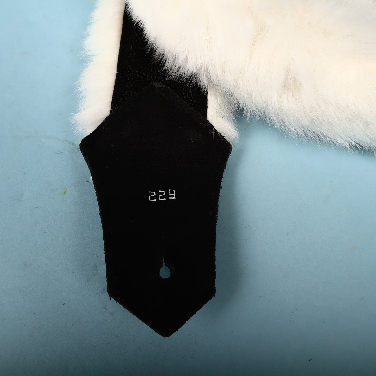 Get'm Get'm Guitar Strap 2.5" White Faux Fur