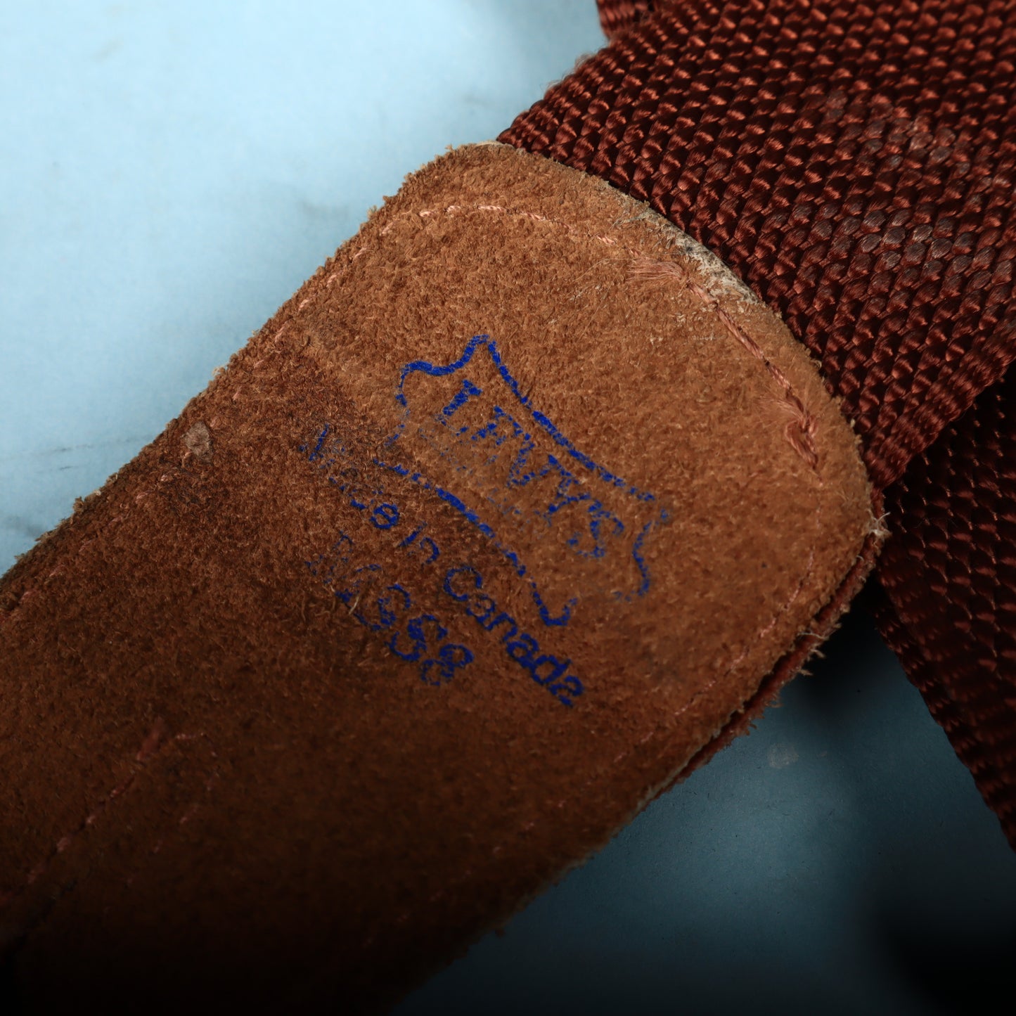 Levy's Gryphon Palo Alto Nylon Guitar Leather Ends Strap Canada