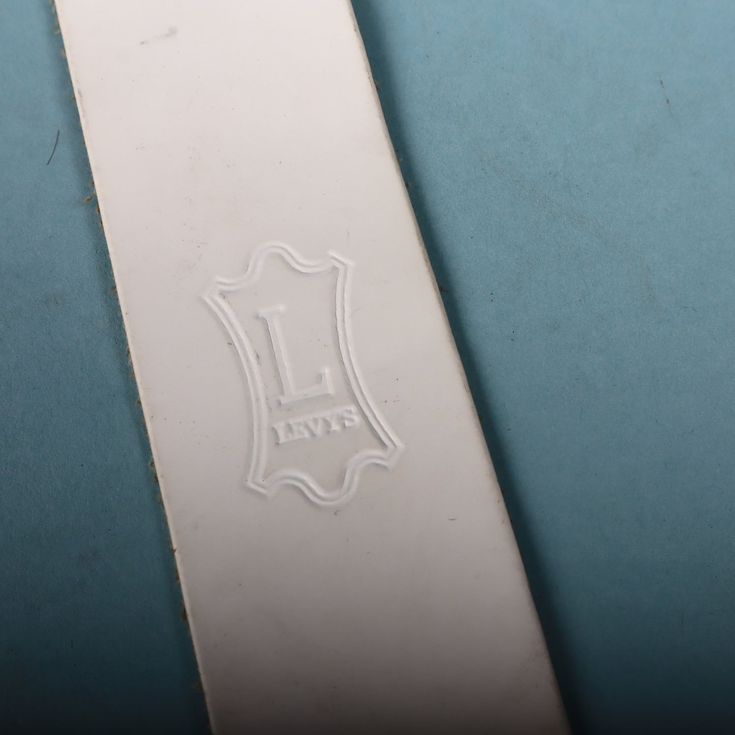 Levy’s Leathers M70 Canada Leather 1 1/2″ Guitar Strap