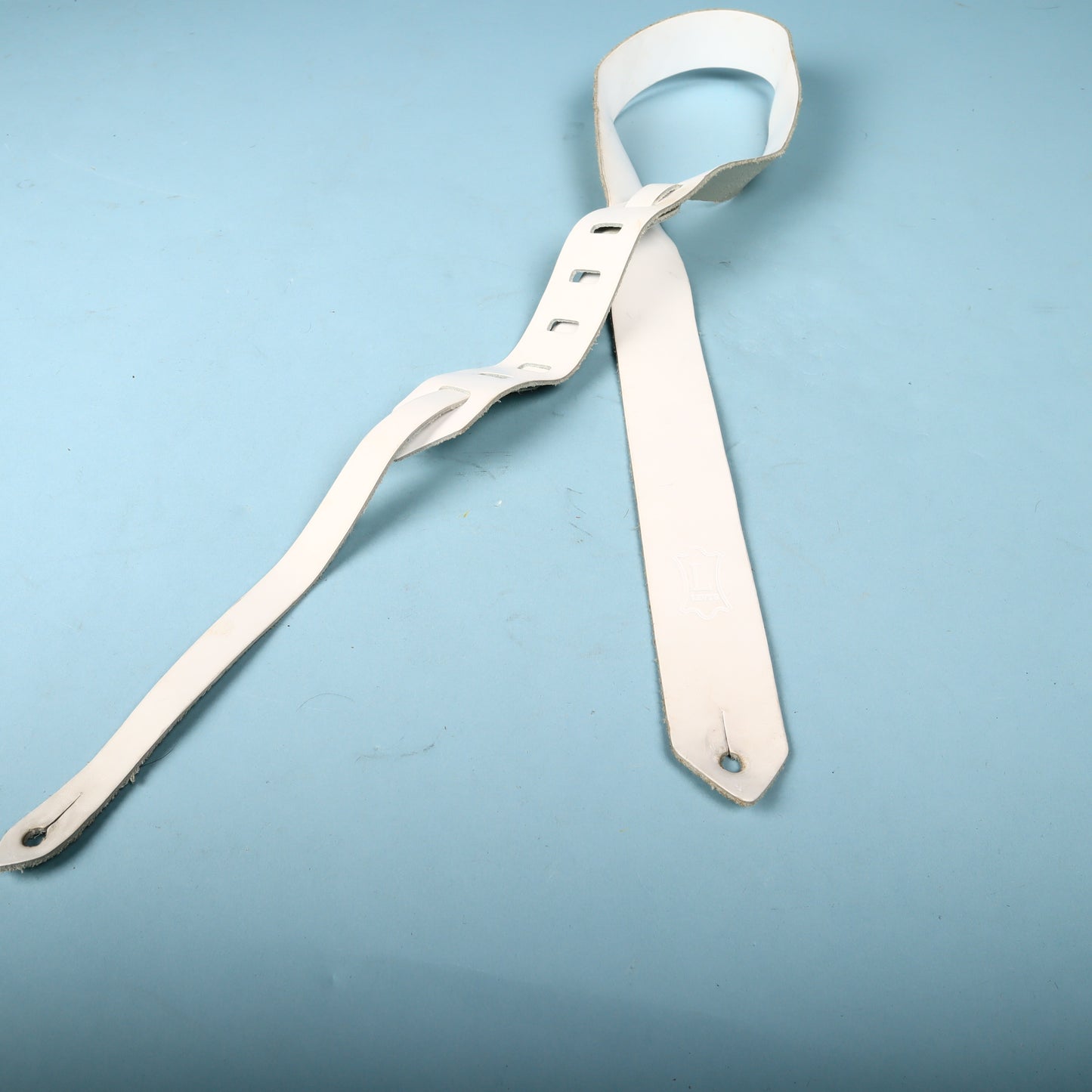 Levy’s Leathers M70 Canada Leather 1 1/2″ Guitar Strap