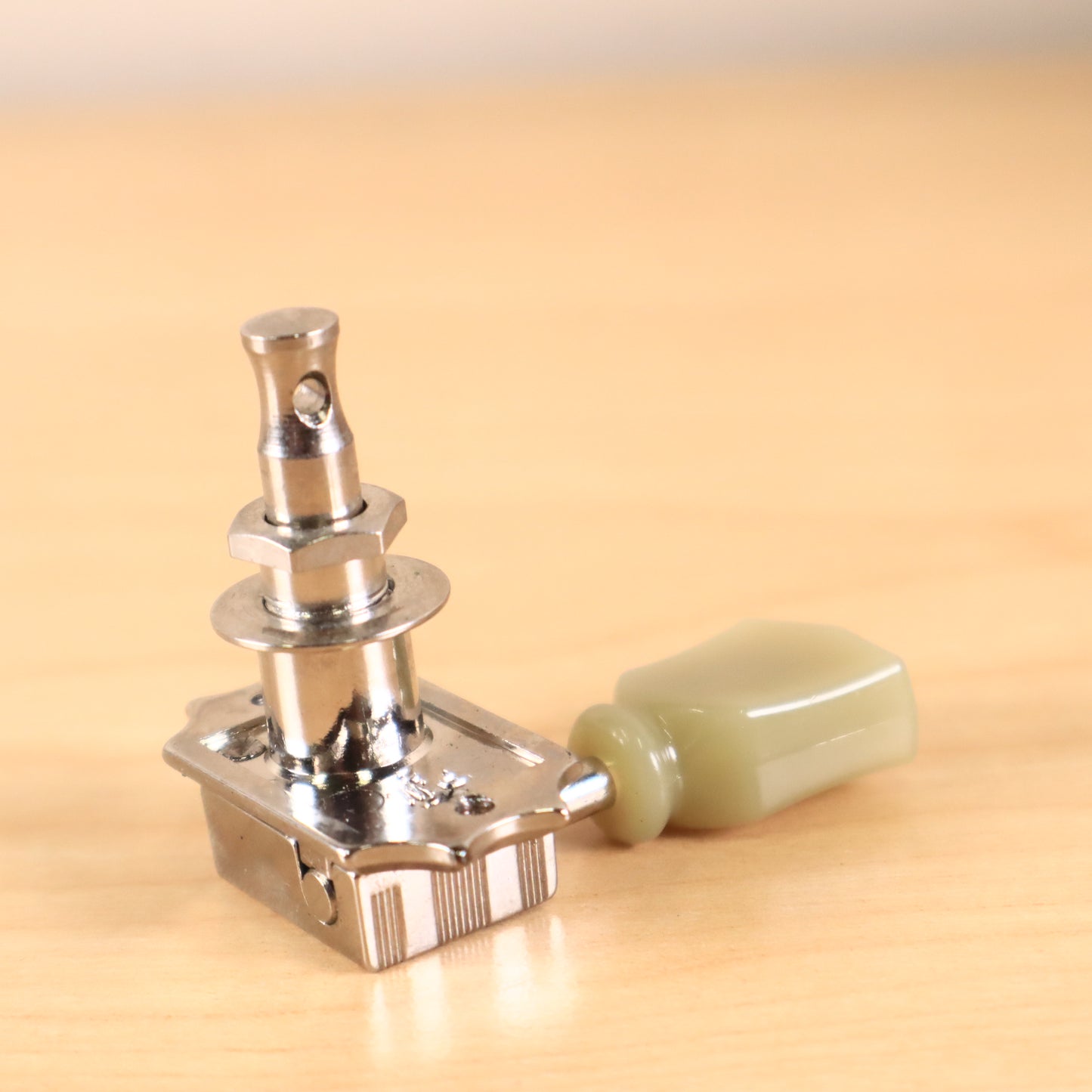 (1) Gibson Deluxe Guitar Tuner P. W. Chrome Bass Side
