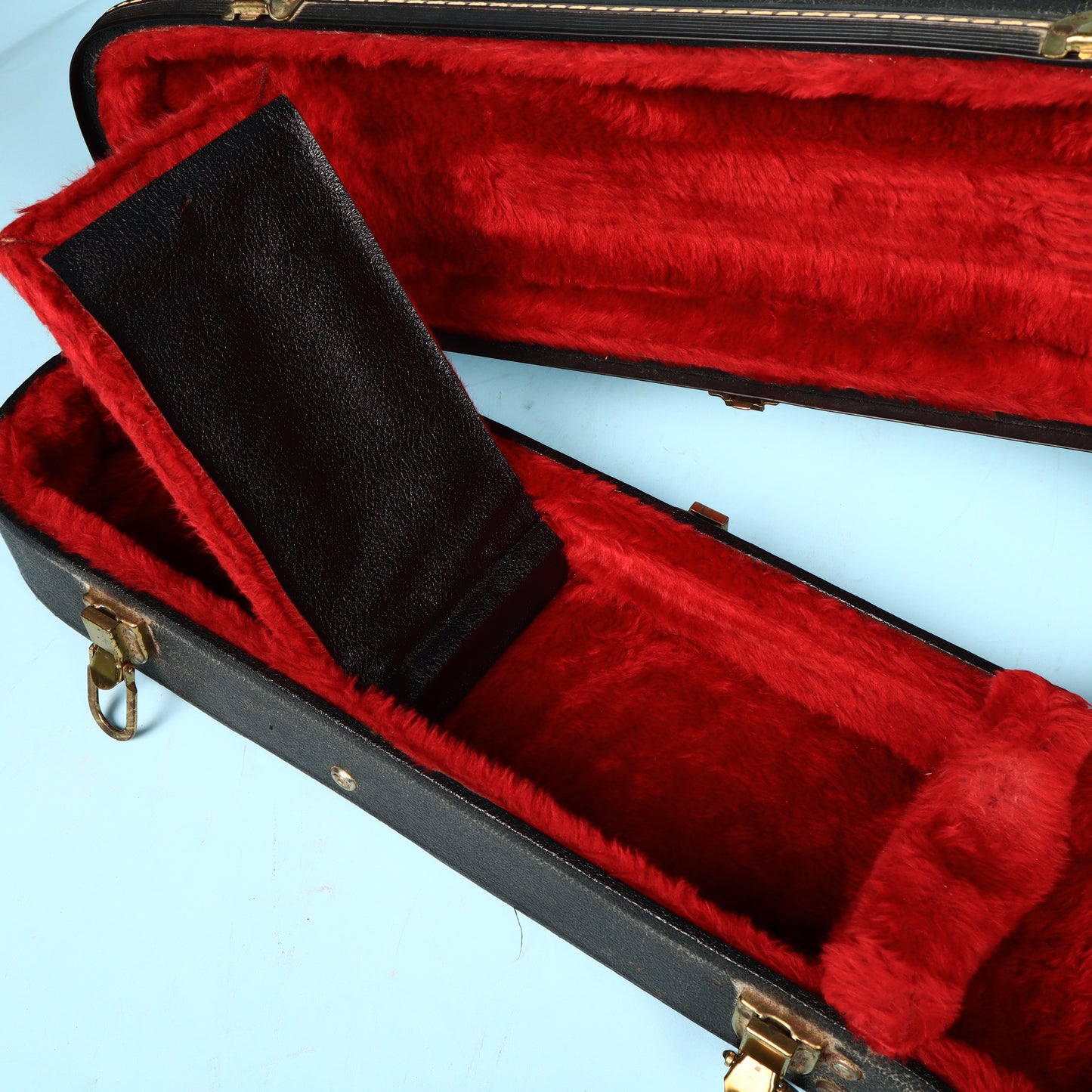 Gibson 1979-1980s Red Interior Gibson ES-335 Hardshell Case