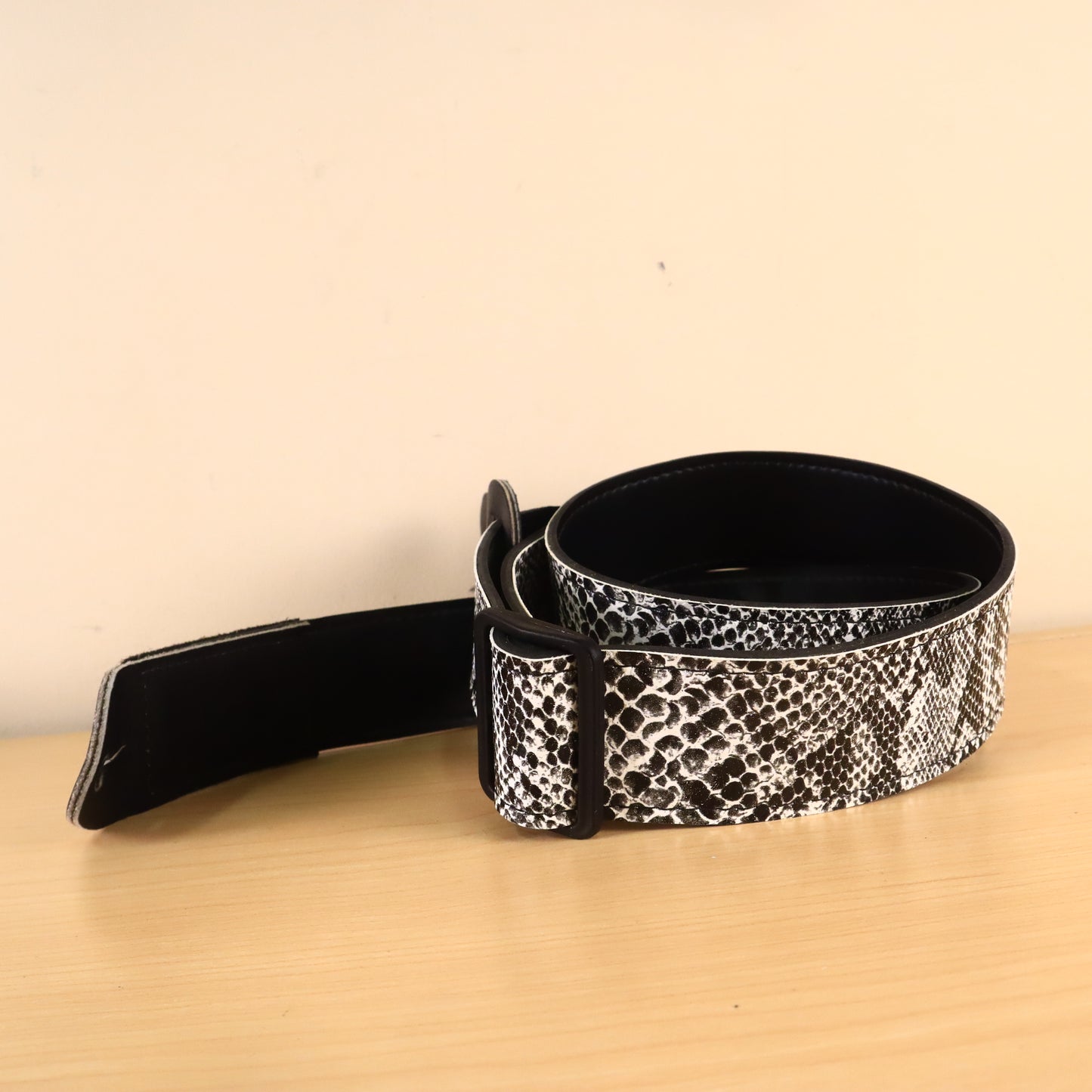 1980s RARE Doctor Song Snake Skin Guitar Strap Excellent Condition