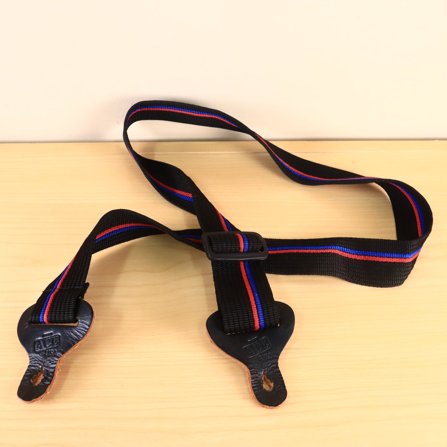 ACE USA Guitar Strap Black and Red Stripes