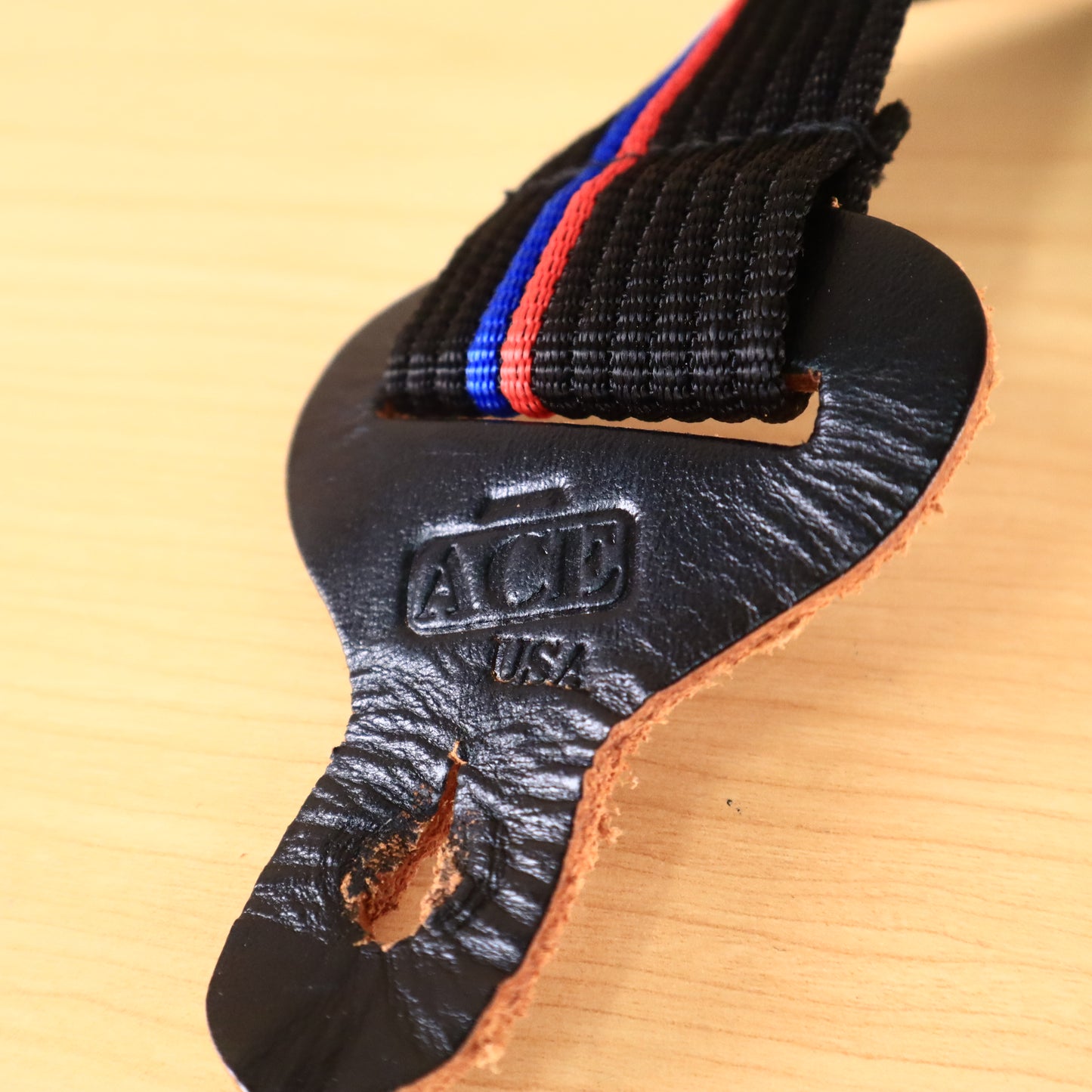 ACE USA Guitar Strap Black and Red Stripes