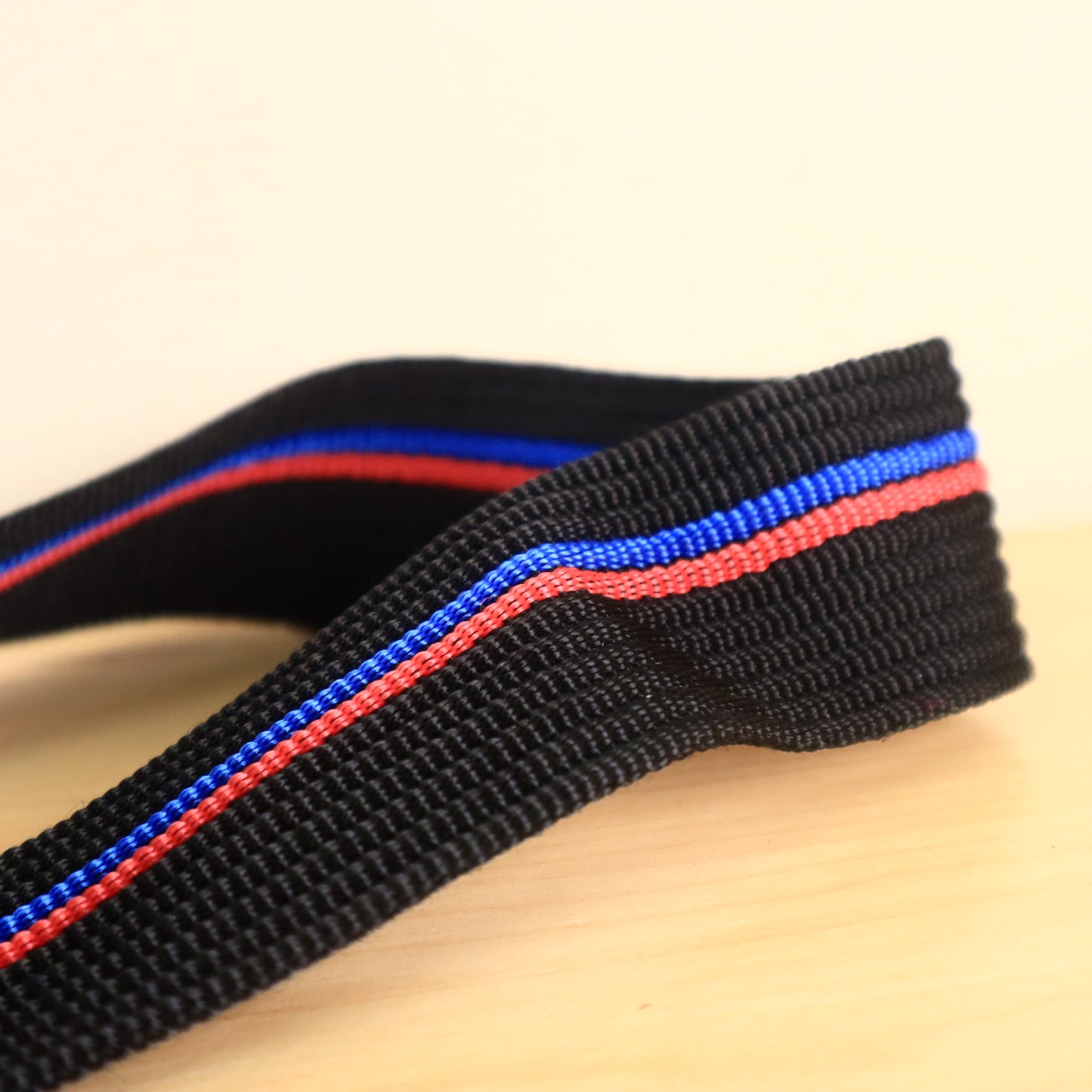 ACE USA Guitar Strap Black and Red Stripes