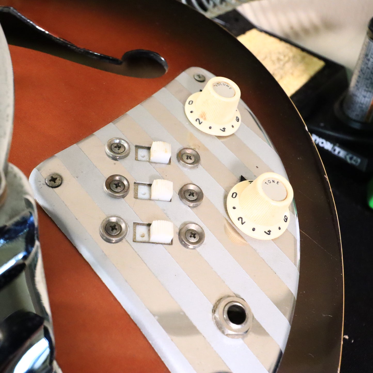 '60s Decca Teisco Hollowbody Sunburst 3 Pickup DMI 502 Electric Guitar