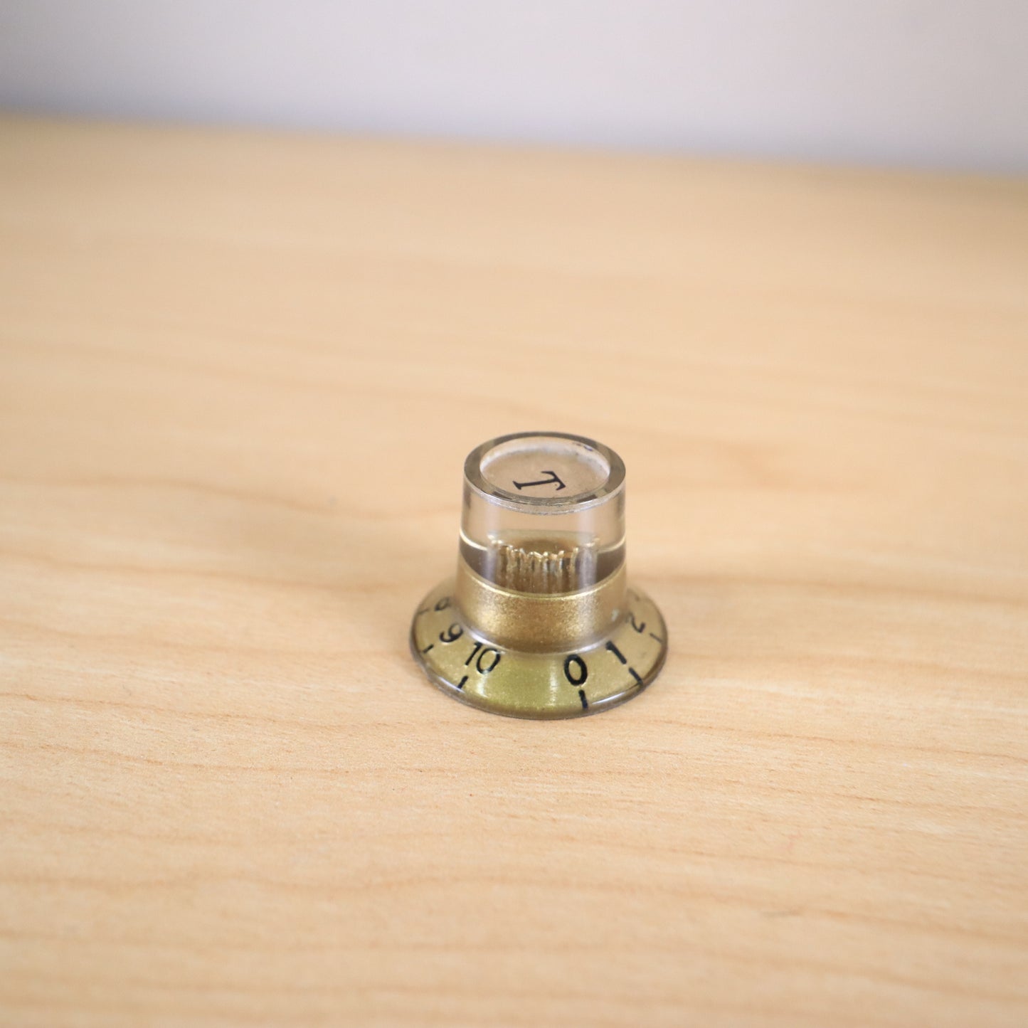 1960's Univox Teisco Guyatone Conrad - Single Gold Tone Guitar Knob