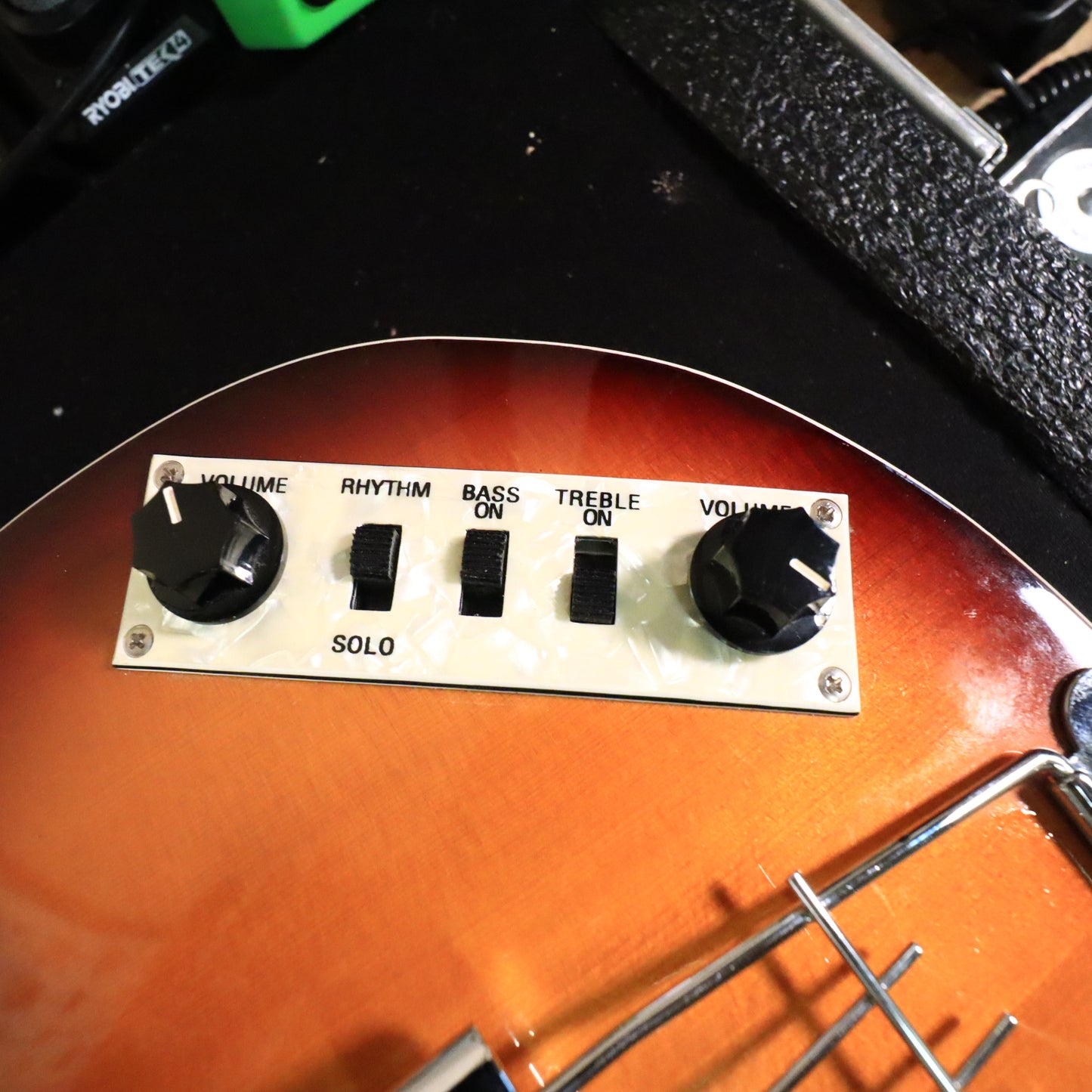 Hofner Ignition Series Short Scale Violin Bass Beatles Guitar Sunburst