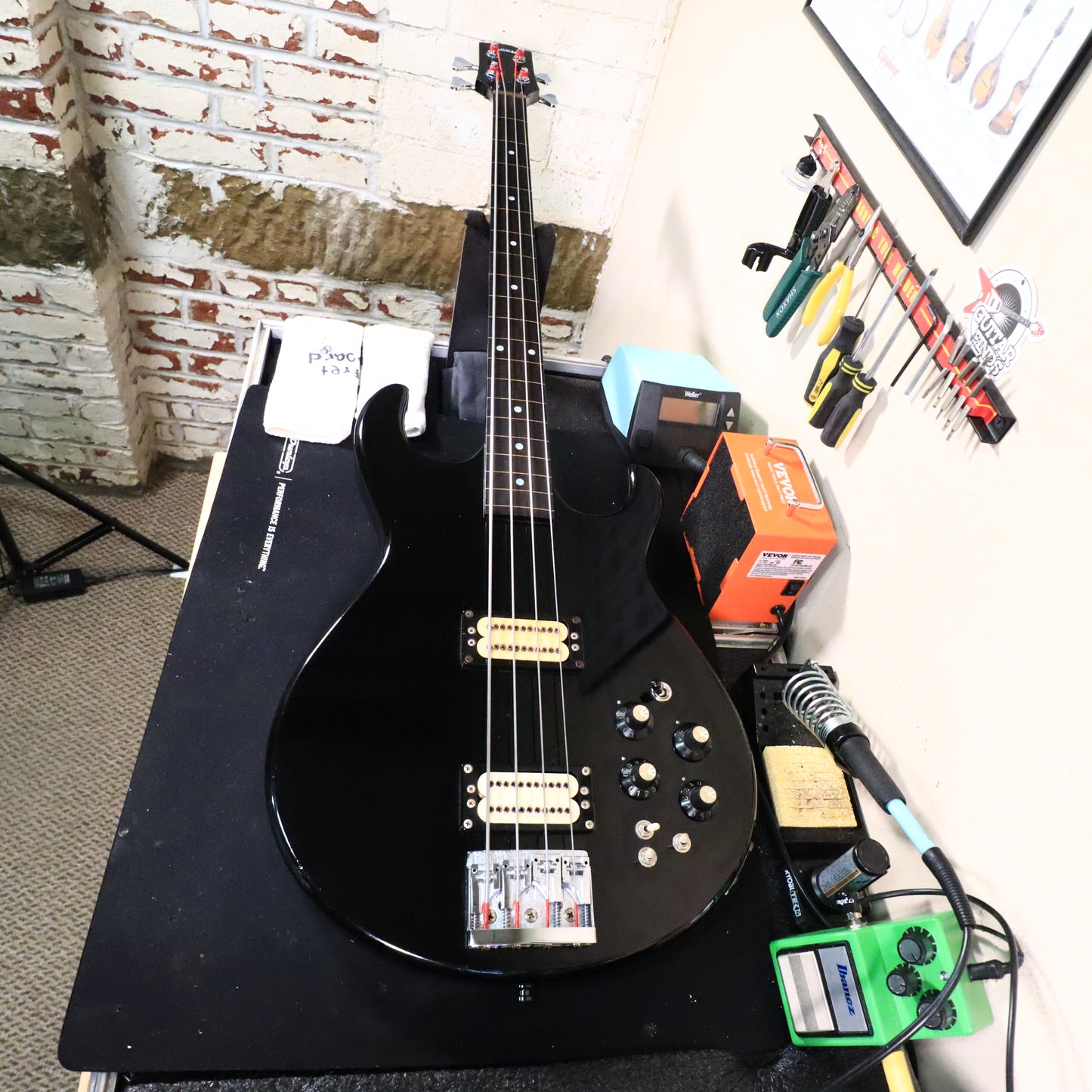 Vintage Carvin LB 50 Bass Guitar 1981 Fretless