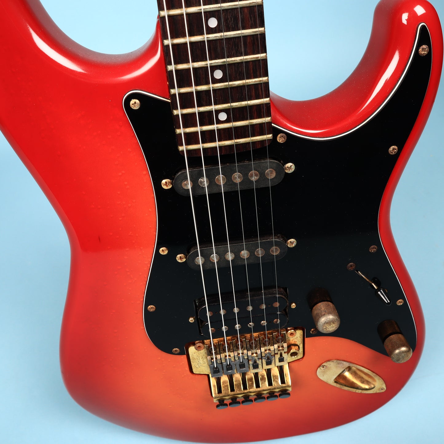 Fender Stratocaster Str-75r Electric Guitar Made in Japan Gold Floyd