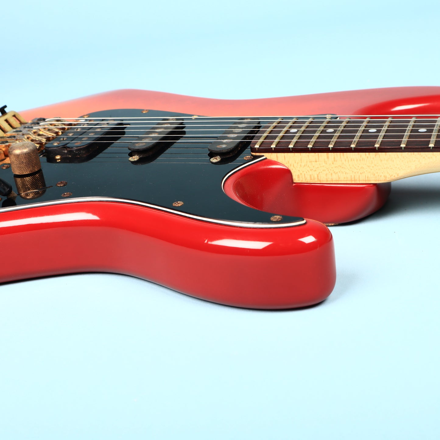 Fender Stratocaster Str-75r Electric Guitar Made in Japan Gold Floyd