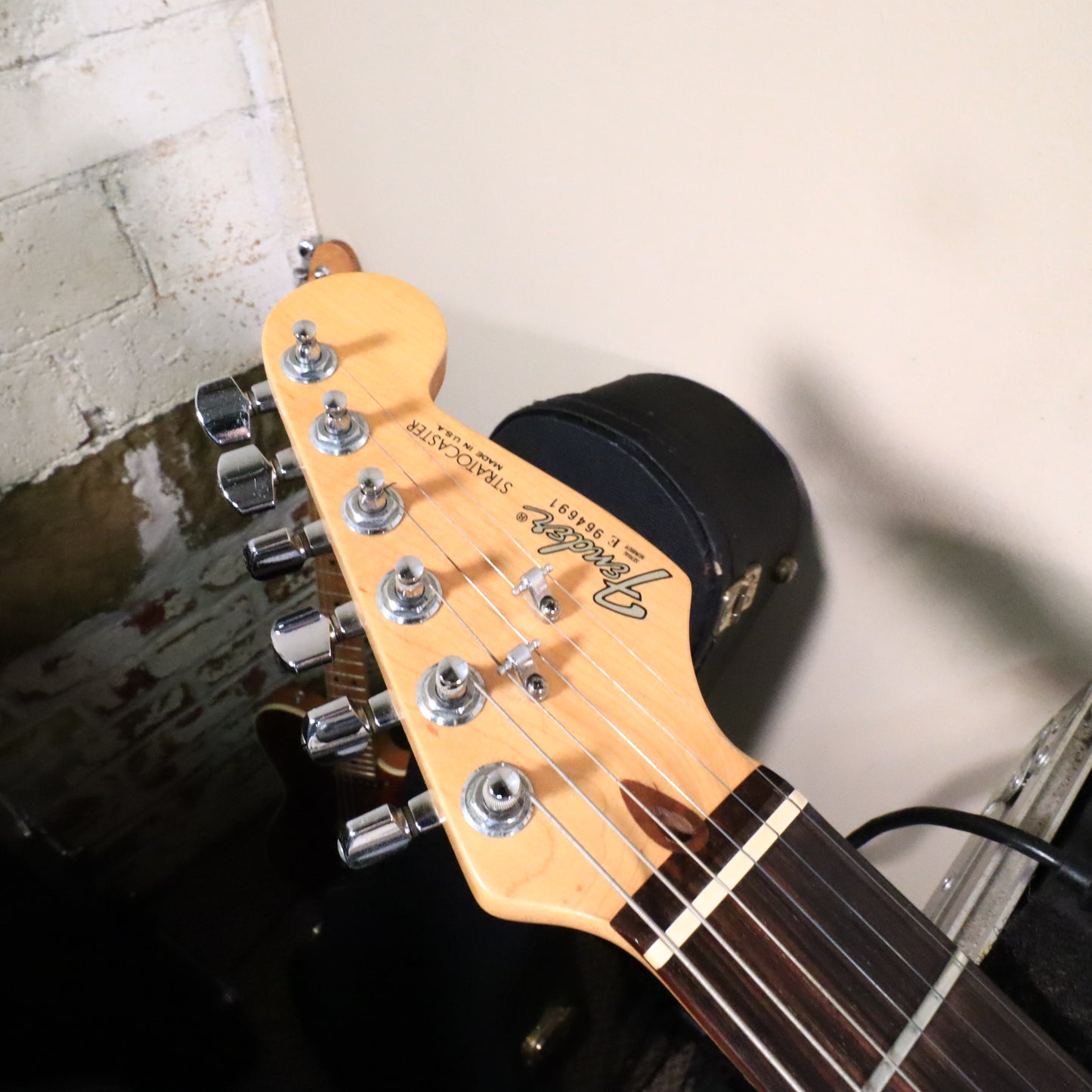 1989 Fender Stratocaster USA American White Electric Guitar