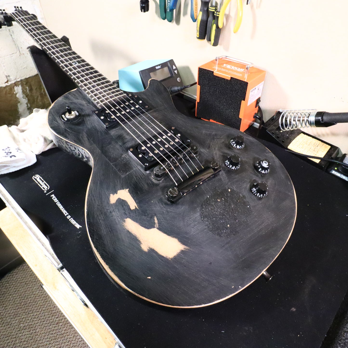 Gibson Les Paul Gothic Satin Black 2000 Electric Guitar