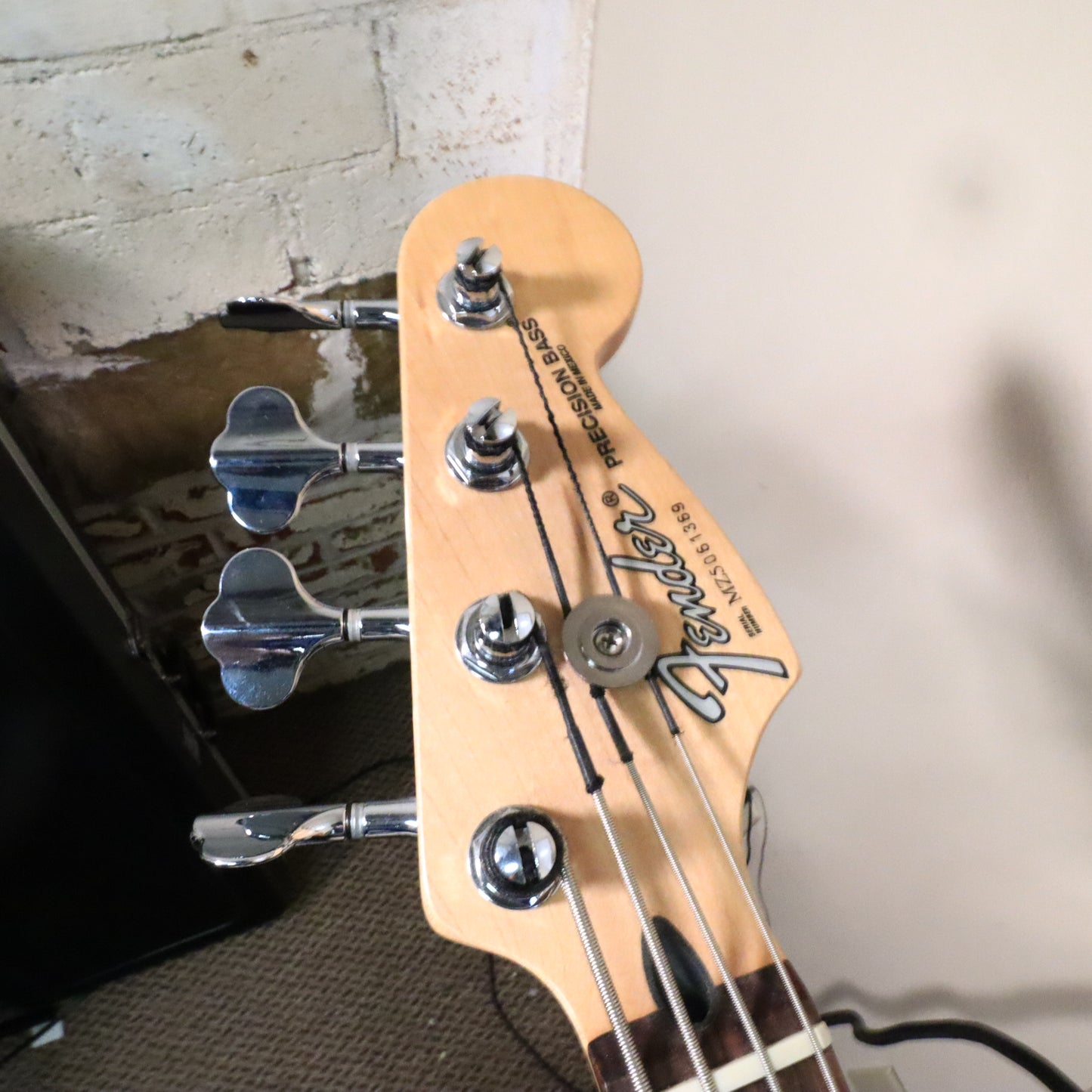 2006 Fender Bass Jr. Ferrari Red Short Scale MIM RARE Bass Guitar