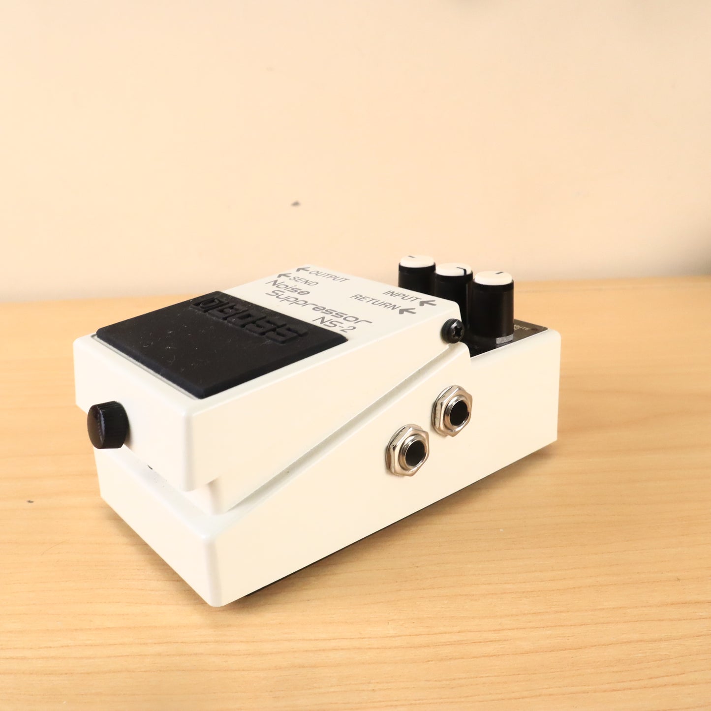 Boss NS-2 Noise Suppressor Guitar Effect Pedal Test Completed