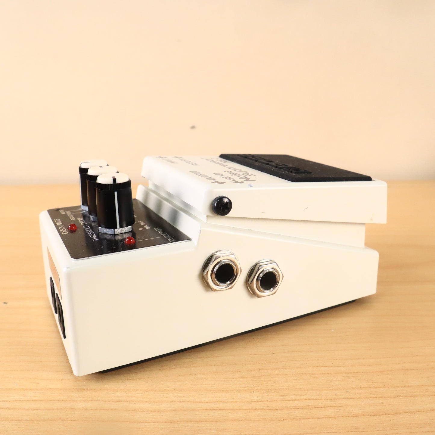 Boss NS-2 Noise Suppressor Guitar Effect Pedal Test Completed