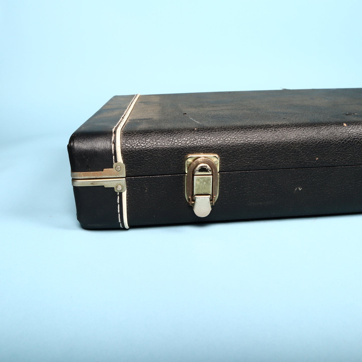 Original Vintage Kramer Hard Case Made In Canada