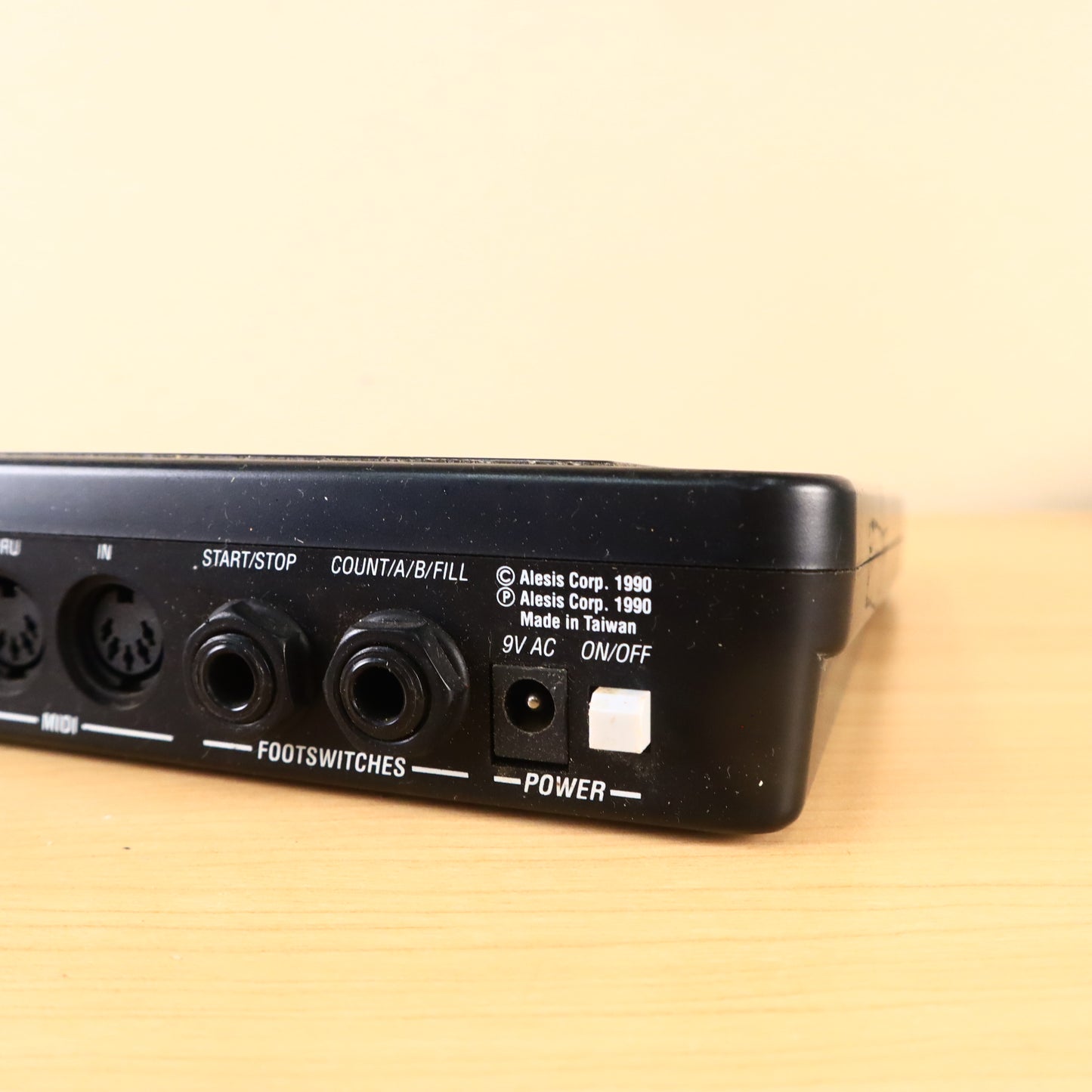 Alesis SR-16 16-Bit Stereo Drum Machine