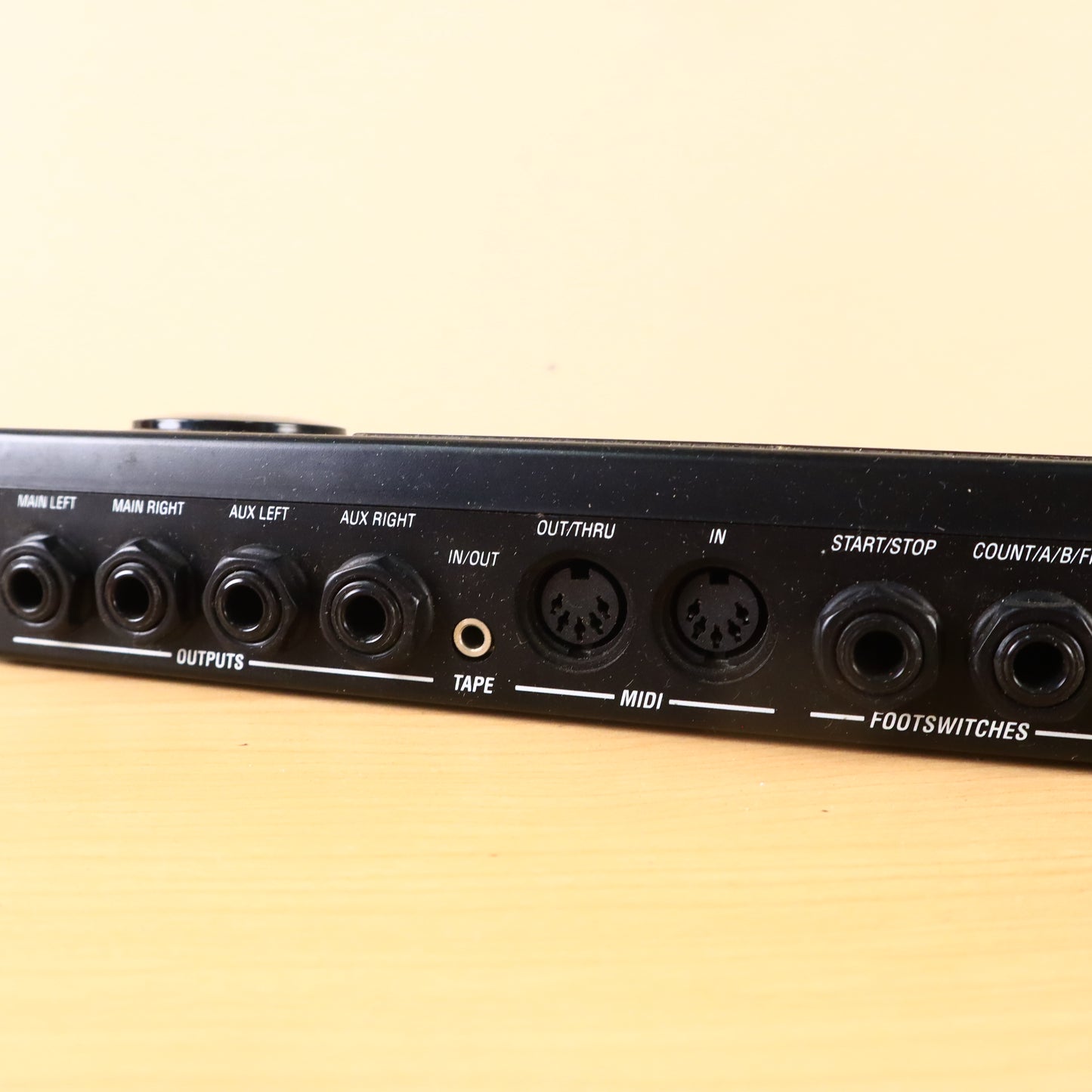 Alesis SR-16 16-Bit Stereo Drum Machine