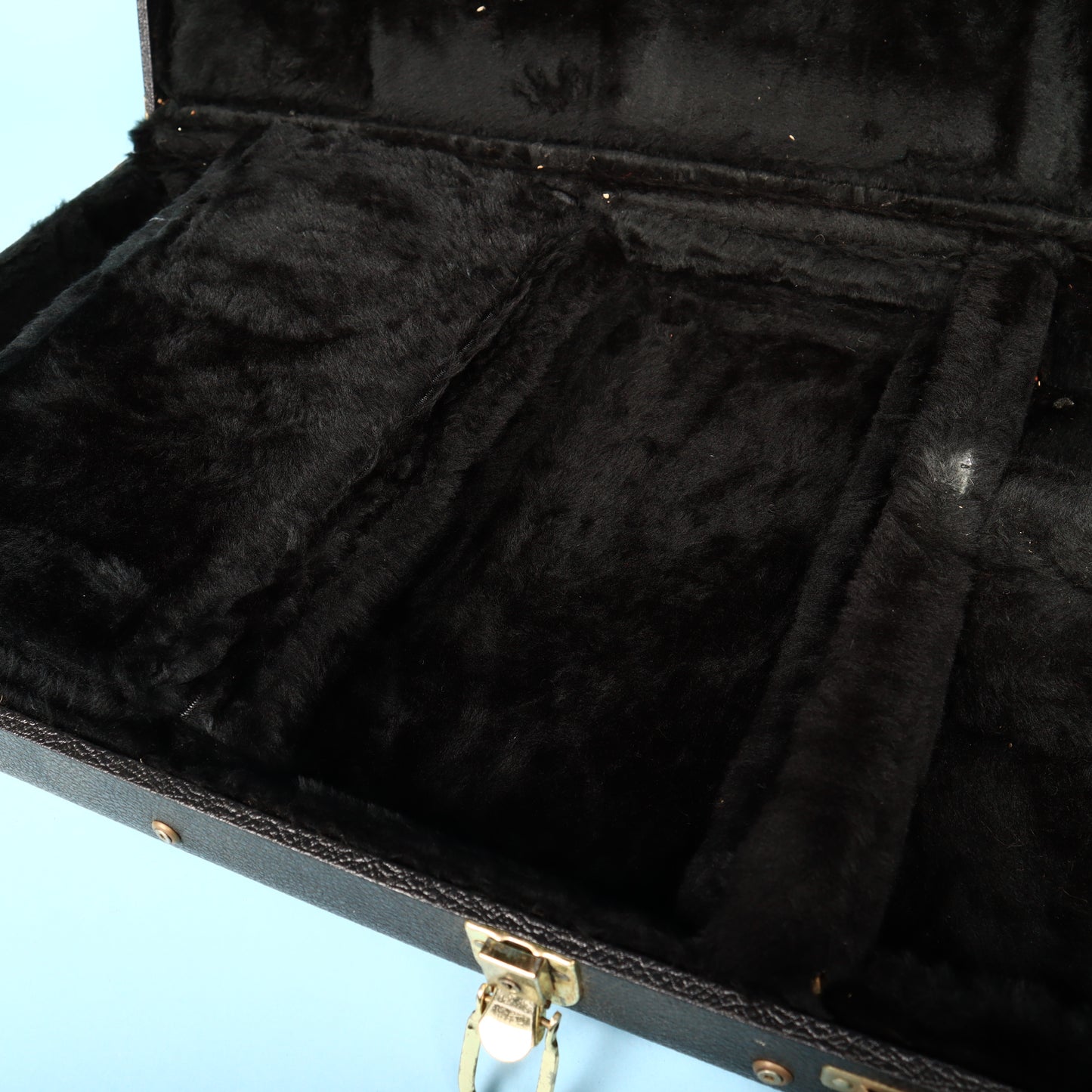 Original Vintage Kramer Hard Case Made In Canada