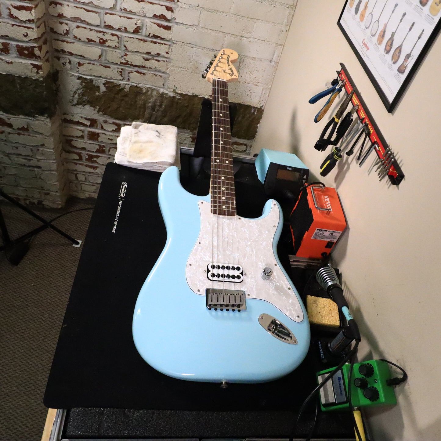 2023 Fender Limited Edition Tom DeLonge Strat Guitar Daphne Blue