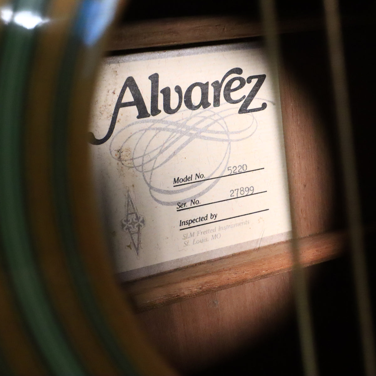 Guitarra acústica vintage Alvarez 5220 de los 90