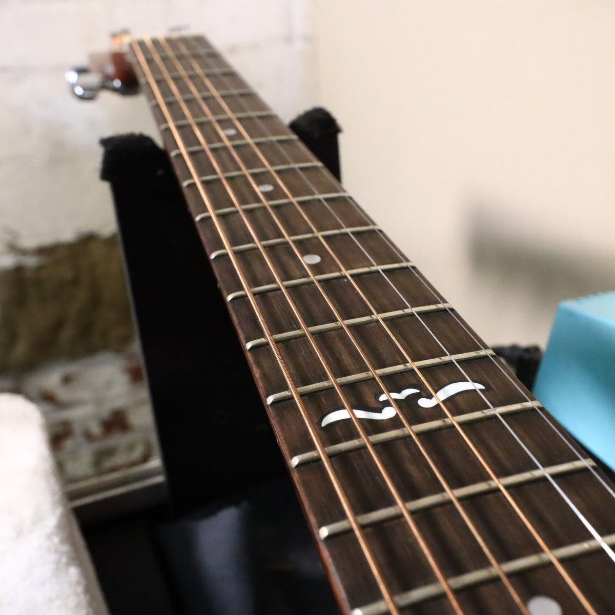Guitarra acústica vintage Alvarez 5220 de los 90