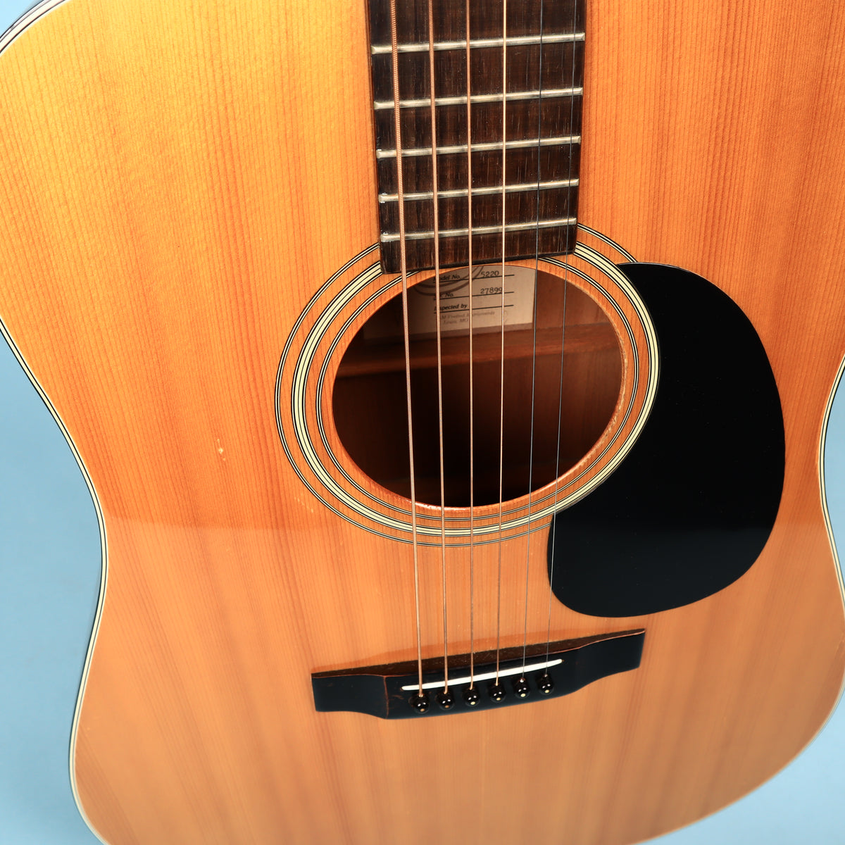 Guitarra acústica vintage Alvarez 5220 de los 90