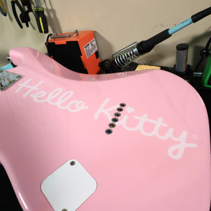 Squier by Fender Limited Edition Hello Kitty Stratocaster Pink