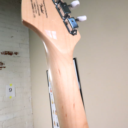Squier by Fender Limited Edition Hello Kitty Stratocaster Pink