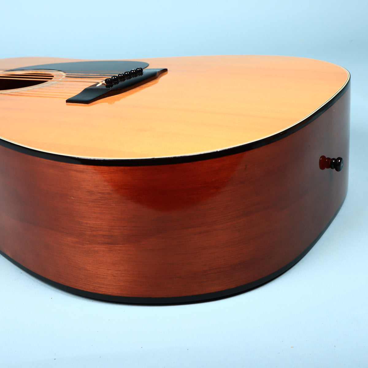 Guitarra acústica vintage Alvarez 5220 de los 90