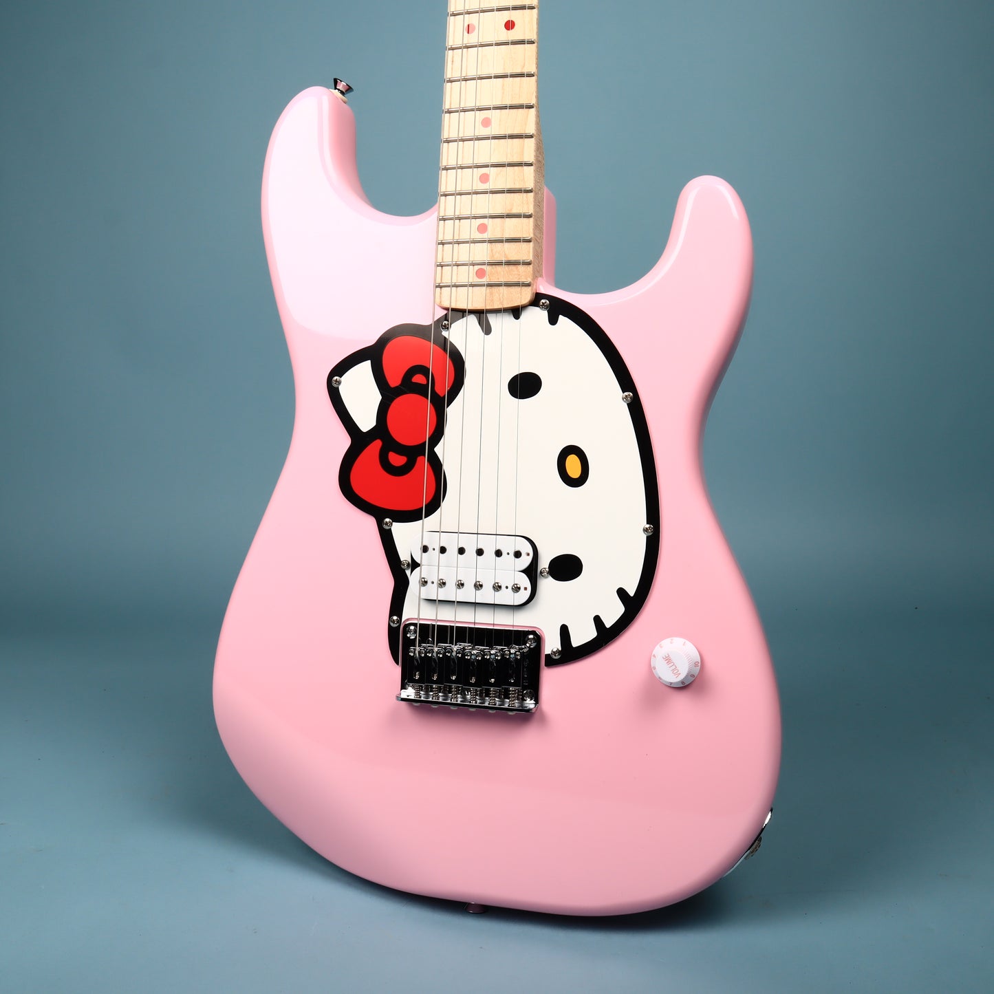 Squier by Fender Limited Edition Hello Kitty Stratocaster Pink