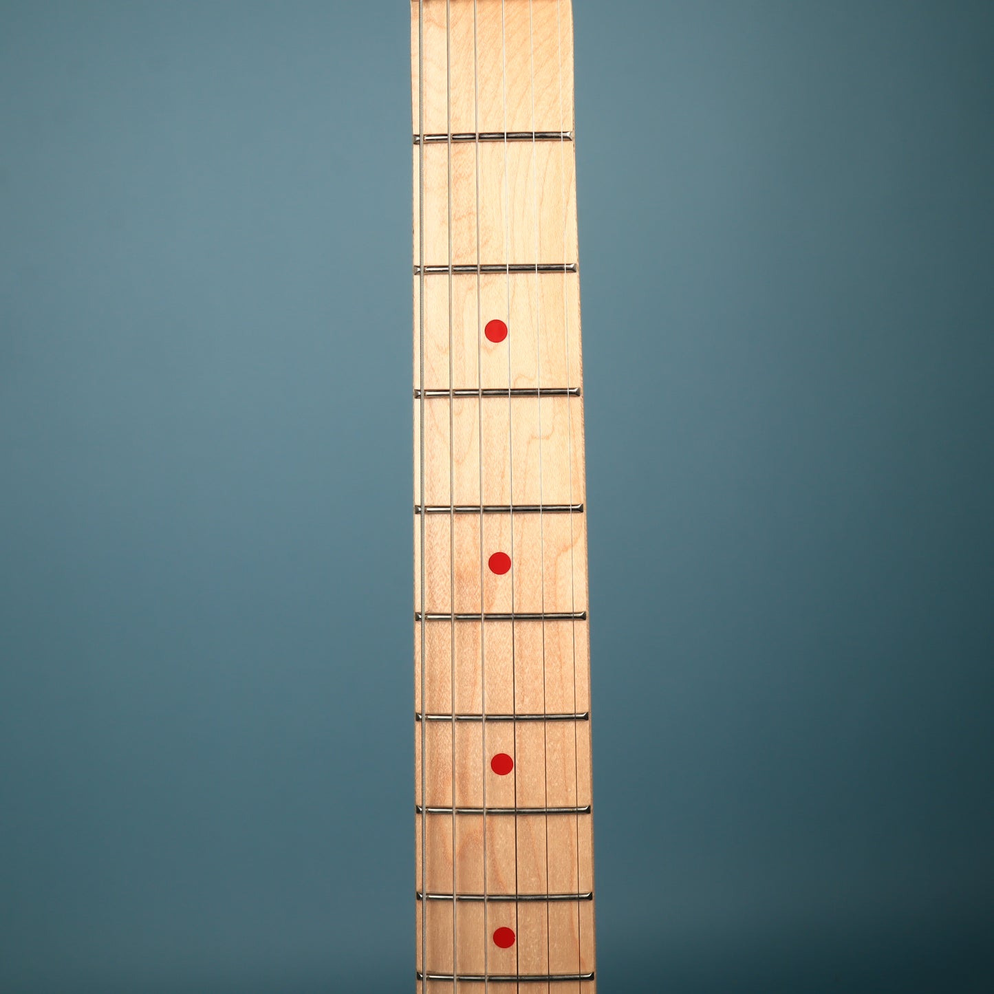 Squier by Fender Limited Edition Hello Kitty Stratocaster Pink