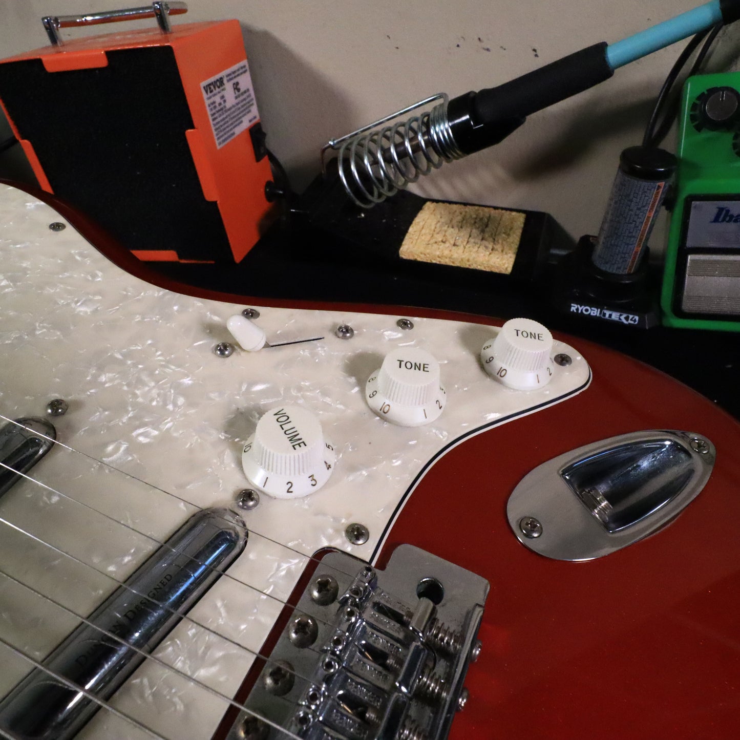 2013 Squier Vintage Modified Surf Stratocaster Metallic Red