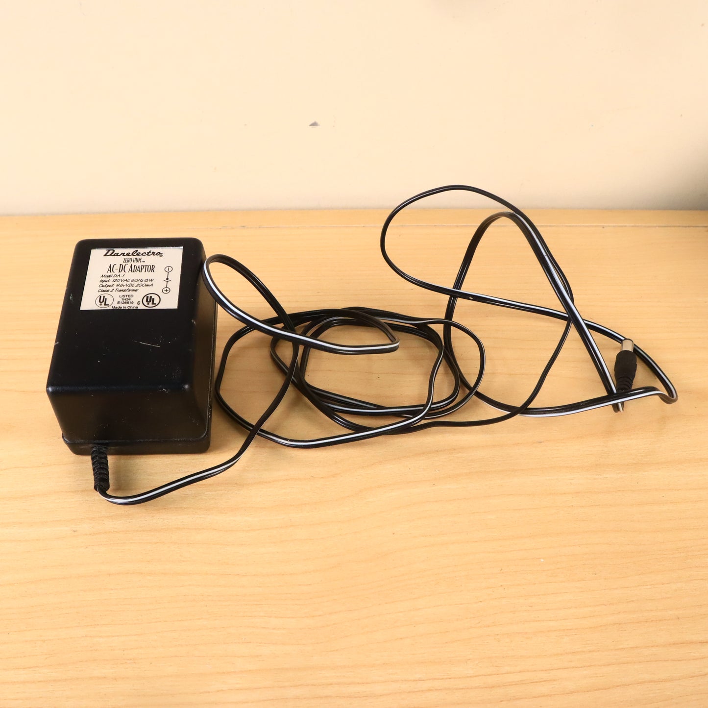 Danelectro Zero Hum AC-DC Guitar Pedal Power Supply Adaptor DA-1 Tested Working