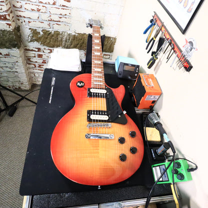 2013 Gibson Made in USA Les Paul Studio Deluxe II Cherry Burst Electric Guitar